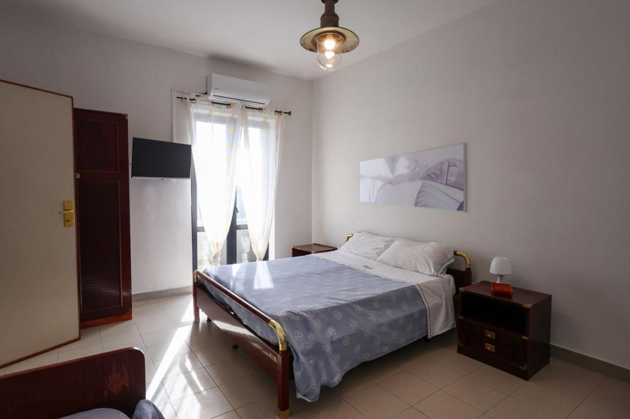 Hotel Barracuda Varcaturo Kültér fotó