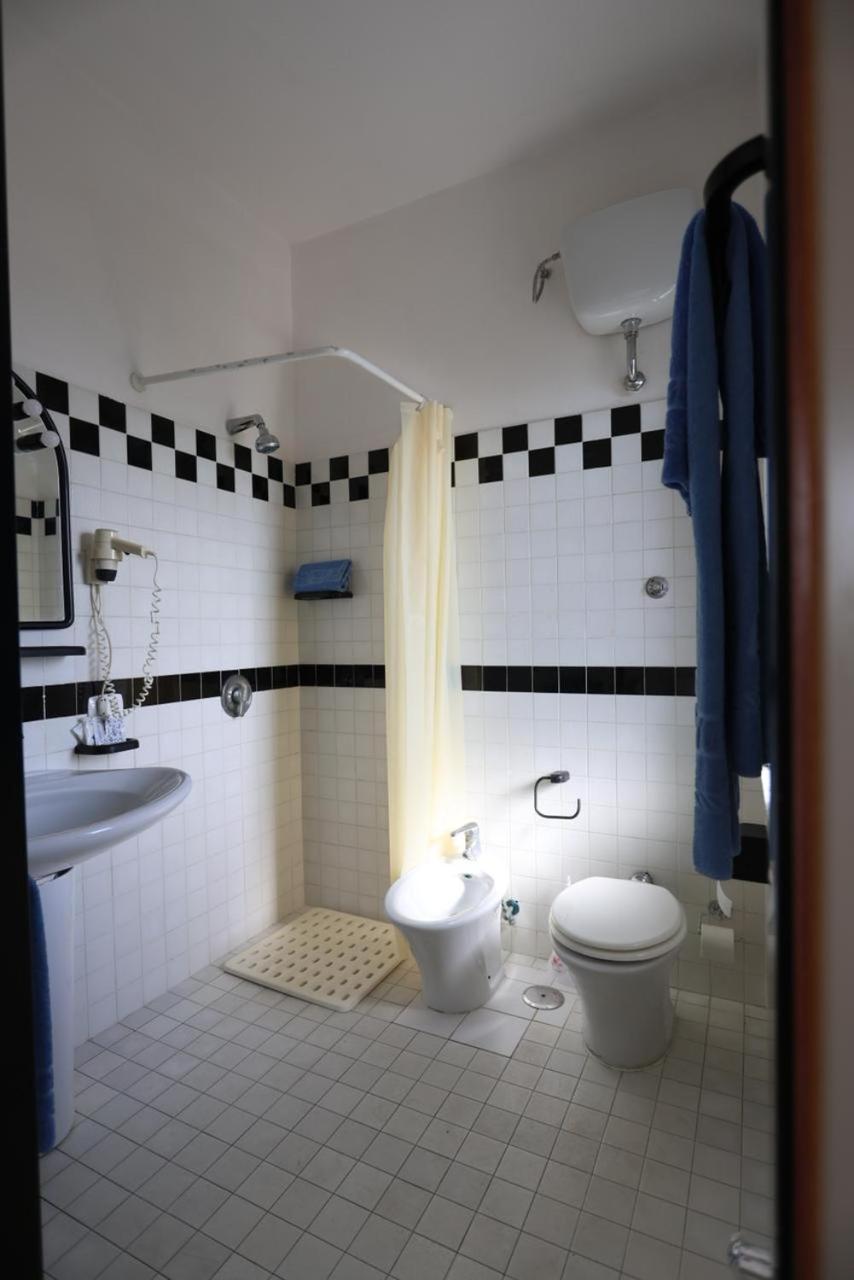 Hotel Barracuda Varcaturo Kültér fotó